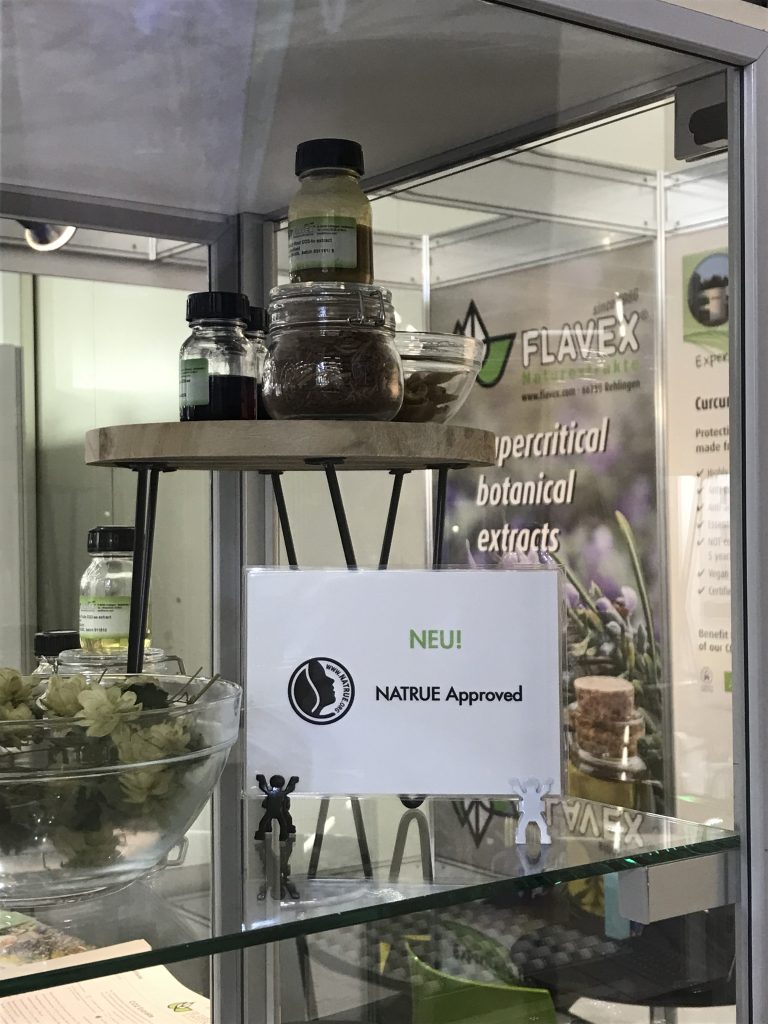 NATRUE Approved CO2-Extrakte am Messestand Cosmetic Business 2022